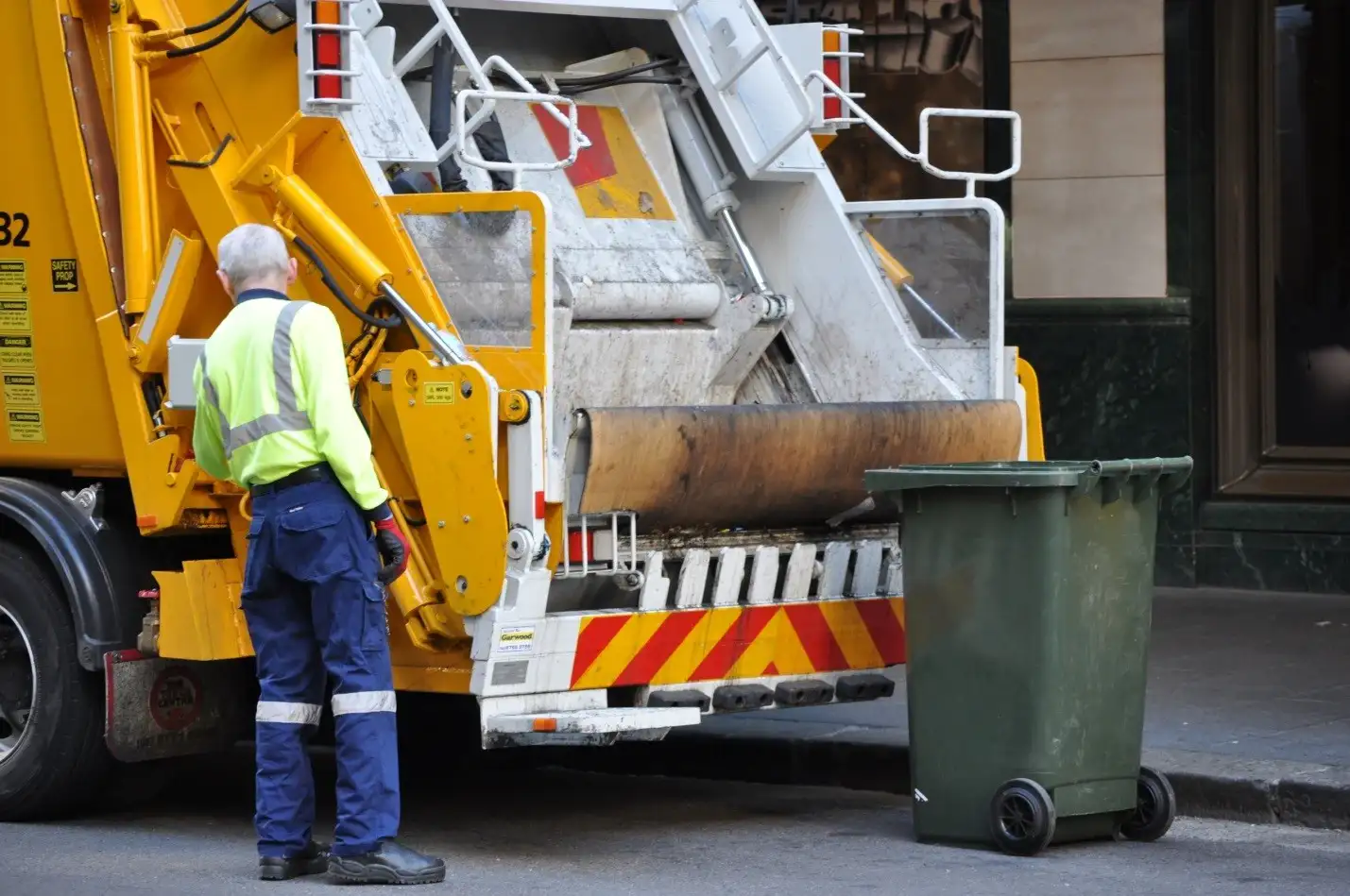 7 Reasons Why You Need Rubbish Removal Western Sydney